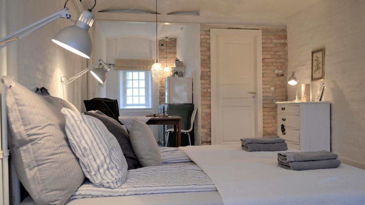 Store Ejlstrup Bed & Breakfast Odense Bagian luar foto