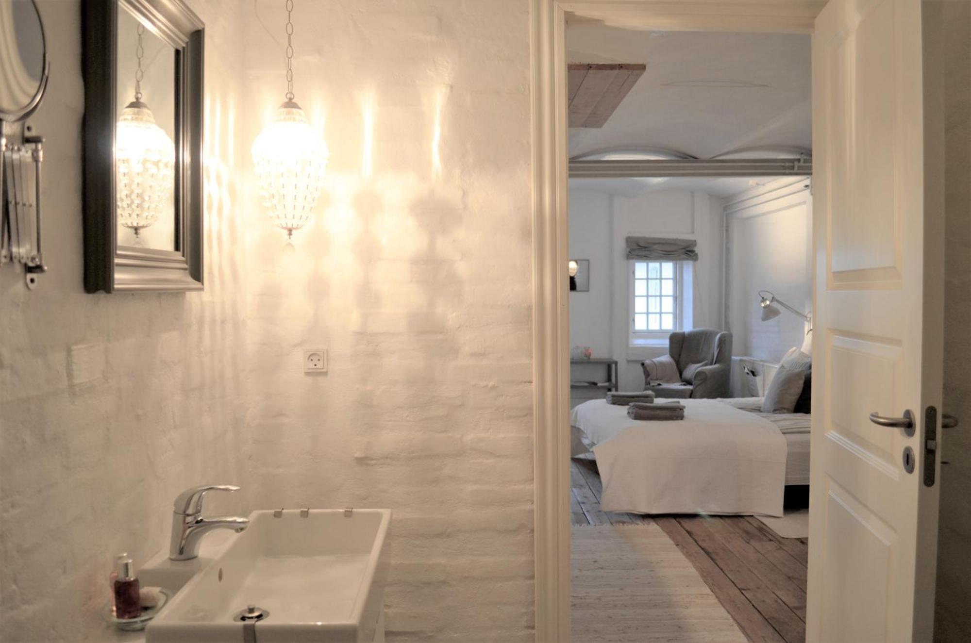 Store Ejlstrup Bed & Breakfast Odense Bagian luar foto